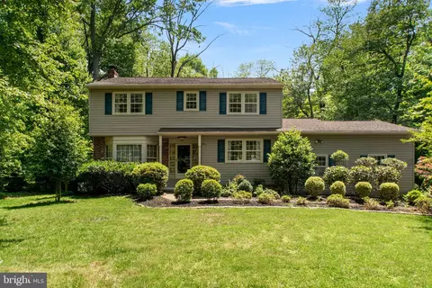 13 South Dr, Yardley, PA 19067