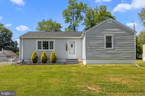 2717 Avenue C, Newportville, PA 19056
