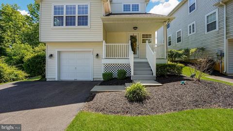 1625 Briarwood Dr #131, Bensalem, PA 19020