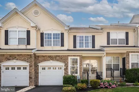 14 Wellington Rd, Newtown, PA 18940