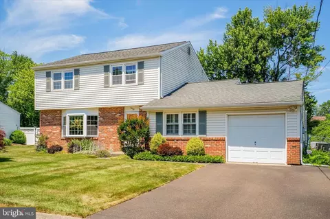 1390 Beaver Rd, Southampton, PA 18966