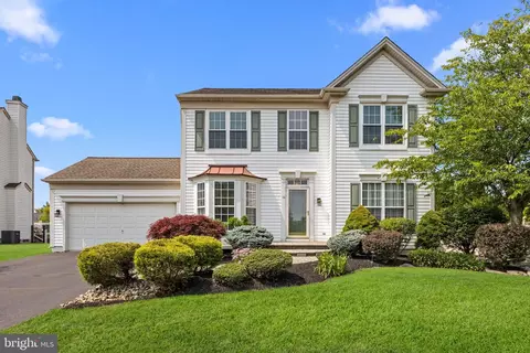 10 Eleanor Way, Newtown, PA 18940