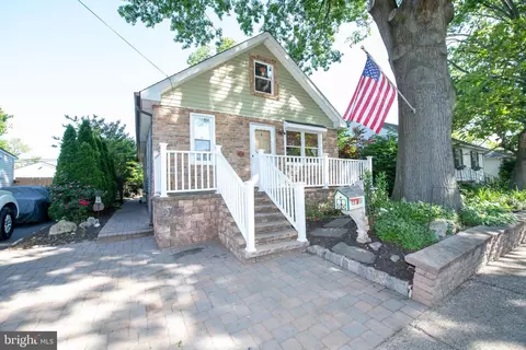 412 Clymer Ave, Morrisville, PA 19067