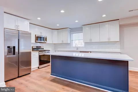 4720 Hampton Dr, Doylestown, PA 18901