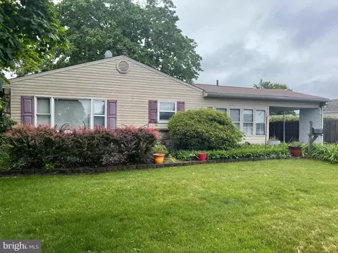 45 Post Ln, Levittown, PA 19054