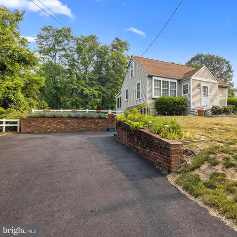1651 W Maple Ave, Langhorne, PA 19047