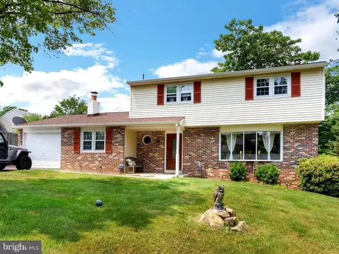 124 N Myrtlewood Ave, Langhorne, PA 19047