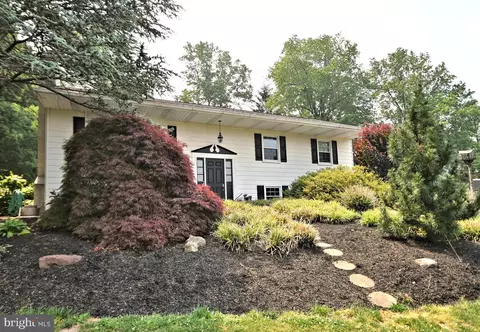 1625 Diamond St, Sellersville, PA 18960