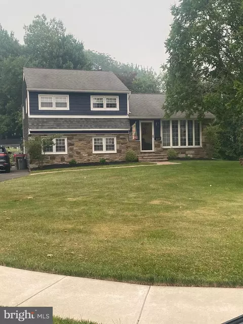 237 Poplar Rd, Warminster, PA 18974
