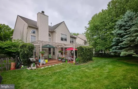 104 Hidden Ct, New Hope, PA 18938