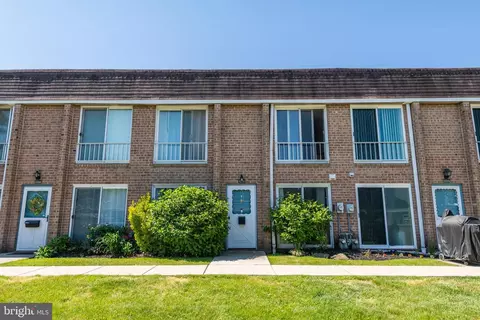 315 Valley Forge Ct, Warminster, PA 18974
