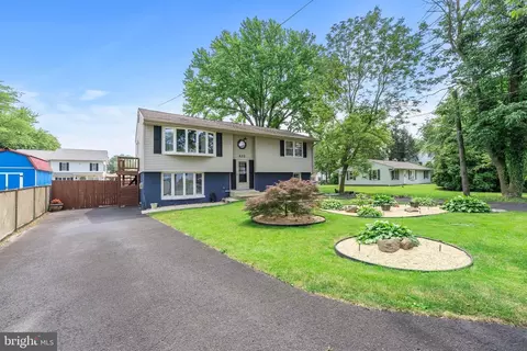 633 Parkvale Ave, Langhorne, PA 19047