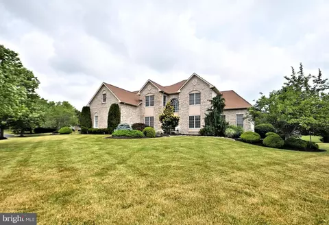 4 Furlong, Holland, PA 18966
