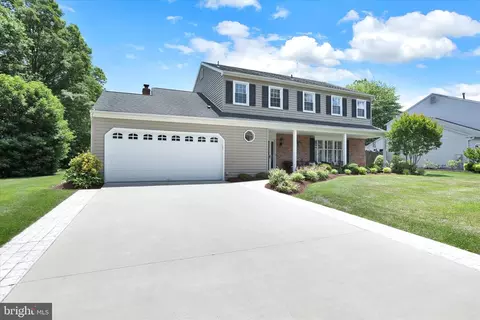 630 Atkinson Ln, Langhorne, PA 19047