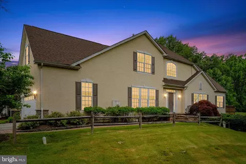 103 Mcconkey Dr, Washington Crossing, PA 18977