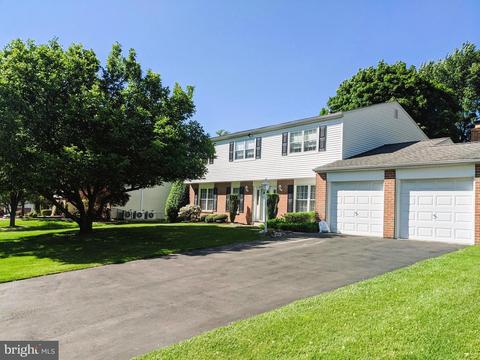 60 Kingsclere Dr, Southampton, PA 18966