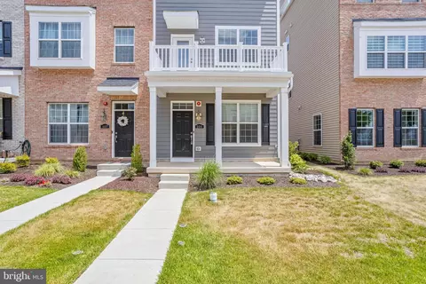 105 Waterside Mews, Bensalem, PA 19020
