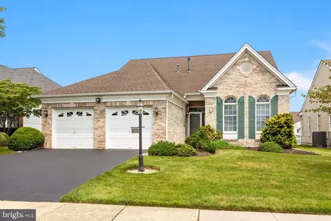 60 Nathaniel Rd, Holland, PA 18966