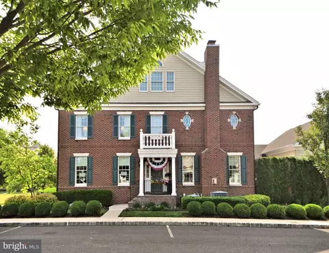 131 Mcginley Aly, Newtown, PA 18940