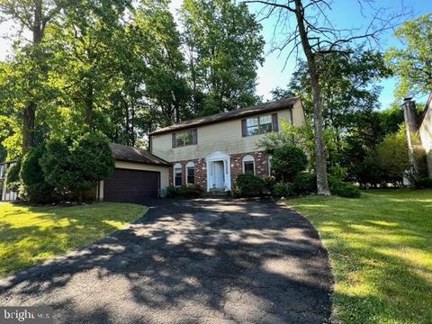 824 Green Ridge Cir, Langhorne, PA 19053
