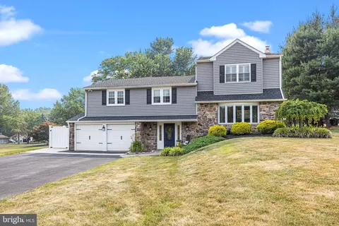 95 Johanna Dr, Southampton, PA 18966