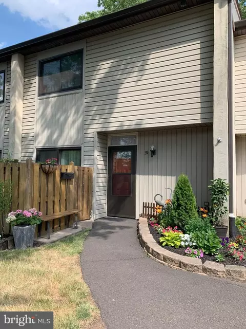 39 Centennial Rdg, Telford, PA 18969