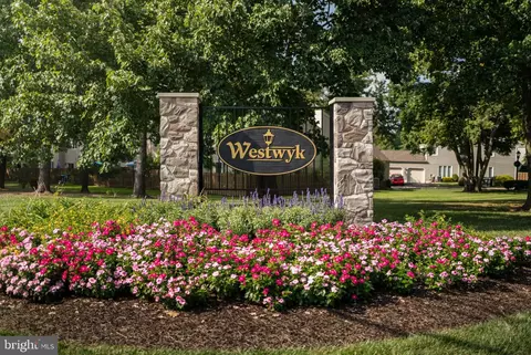 408 Henley Ct, Doylestown, PA 18901