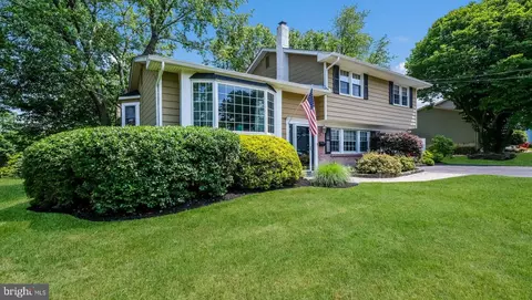 787 Longstreth Rd, Warminster, PA 18974