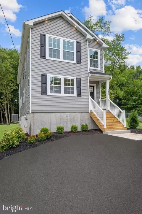 2413 Century Ave, Bristol, PA 19007
