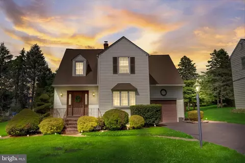 27 Park Ln, Feasterville Trevose, PA 19053