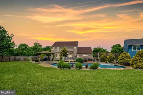 111 Greenfield Ln, Warrington, PA 18976