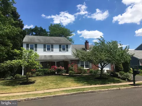 730 Fairbridge Dr, Fairless Hills, PA 19030
