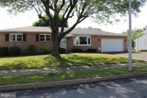 1004 Brookfield Cir, Quakertown, PA 18951