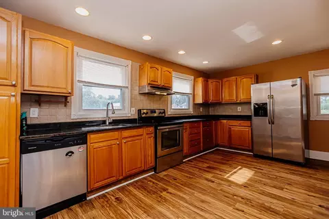 901 E Penn Valley Rd, Morrisville, PA 19067