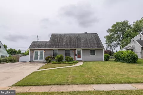 86 Long Loop Rd, Levittown, PA 19056