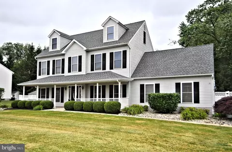502 Turtle Ln, Langhorne, PA 19047