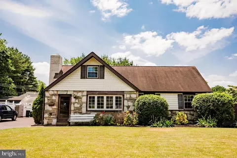 202 Paul Ln, Warminster, PA 18974