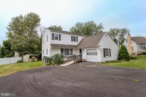 2134 Crop Cir, Warrington, PA 18976