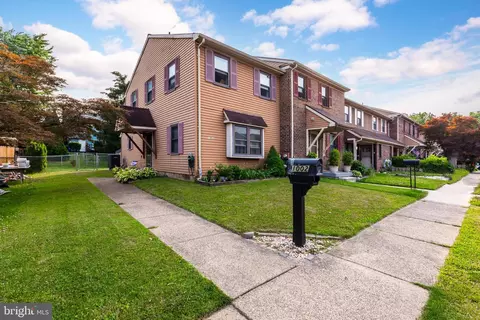 1002 Beechwood Pl, Warminster, PA 18974
