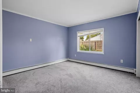 47 Farmbrook Dr, Levittown, PA 19055 photo 12