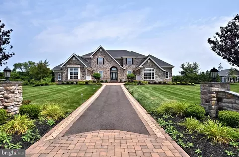 21 Oxford Dr, Ivyland, PA 18974