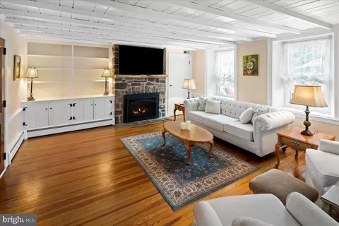 Living - 1345 Clearview Dr, Jamison, PA 18929 photo 1 of 8