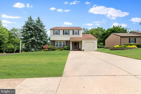 699 Whittier Dr, Warminster, PA 18974