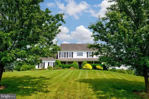 115 Countryside Dr, Kintnersville, PA 18930