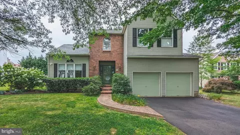7 Bolton Cir, Newtown, PA 18940