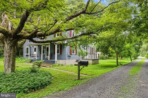 119 Old Canal Ln, Upper Black Eddy, PA 18972