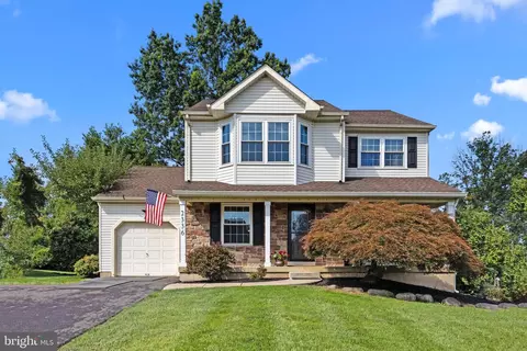 2336 Deer Path Dr, Warrington, PA 18976