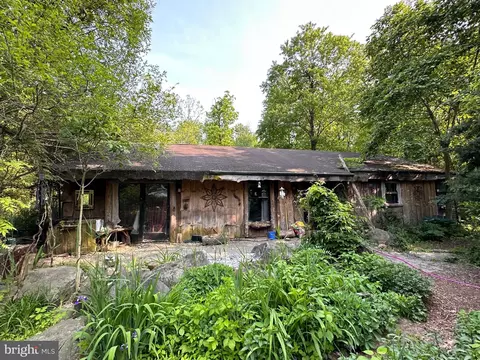 1271 Lonely Cottage Rd, Upper Black Eddy, PA 18972