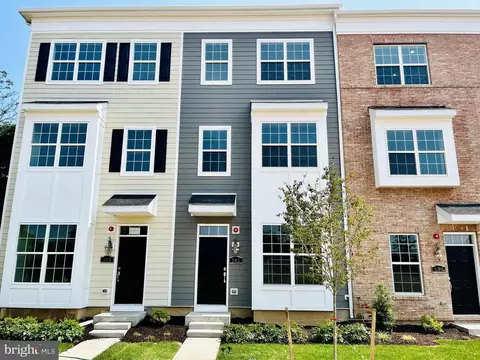 110 Annapolis St, Bensalem, PA 19020