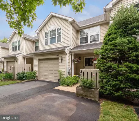 207 Prince William Way, Chalfont, PA 18914